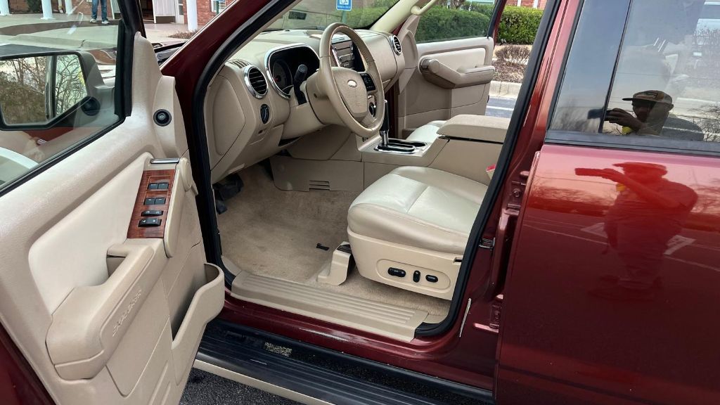 2009 Ford Explorer Eddie Bauer - Photo 9