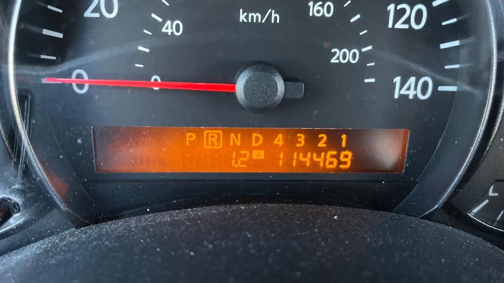 2004 Nissan Armada SE - Photo 16