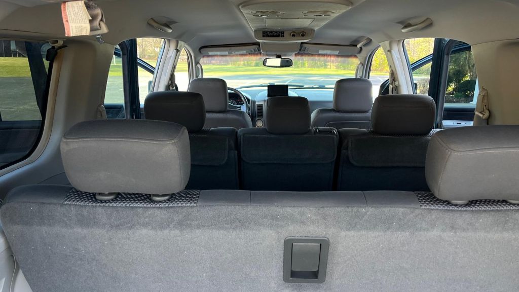 2004 Nissan Armada SE - Photo 9