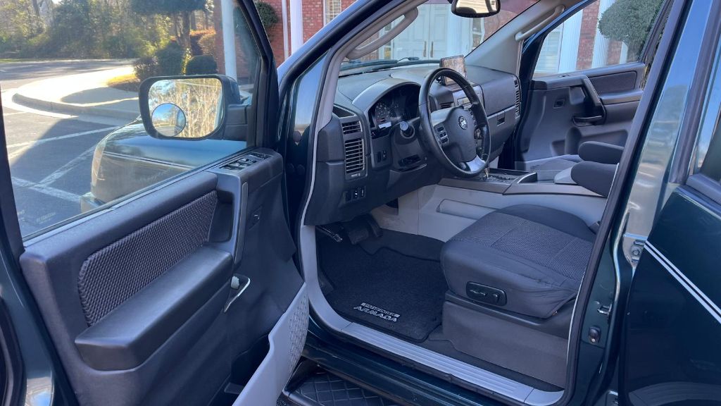 2004 Nissan Armada SE - Photo 7