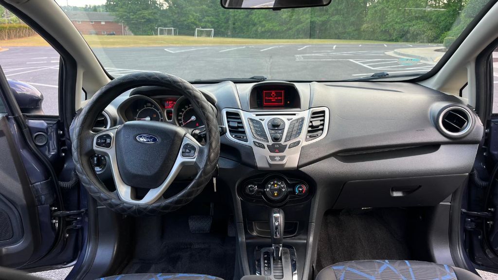 2013 Ford Fiesta SE - Photo 13