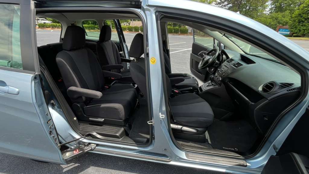 2012 Mazda MAZDA5 Sport - Photo 11