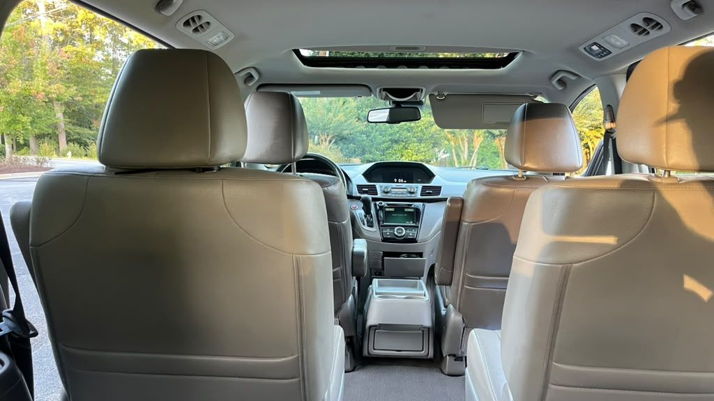 2015 Honda Odyssey EX-L - Photo 13