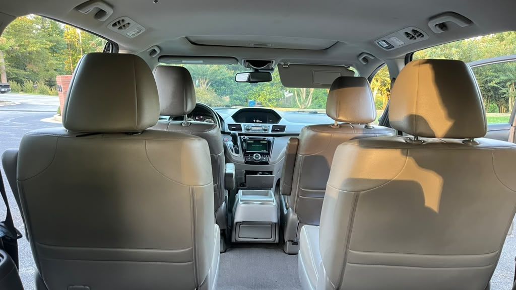 2015 Honda Odyssey EX-L - Photo 12